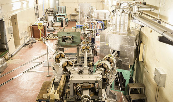 産業技術総合研究所に開発中の小型加速器中性子施設の電子加速器ビームライン